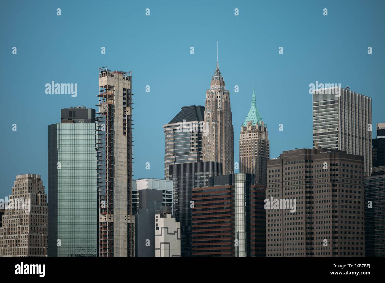 Wolkenkratzer und moderne Hochhäuser in der Skyline von New York City Stockfoto