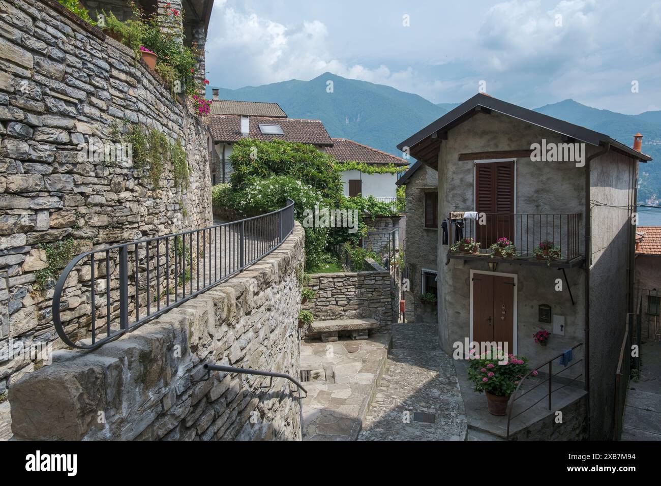 Ein kleines Dorf oberhalb des Comer Sees in Norditalien Stockfoto