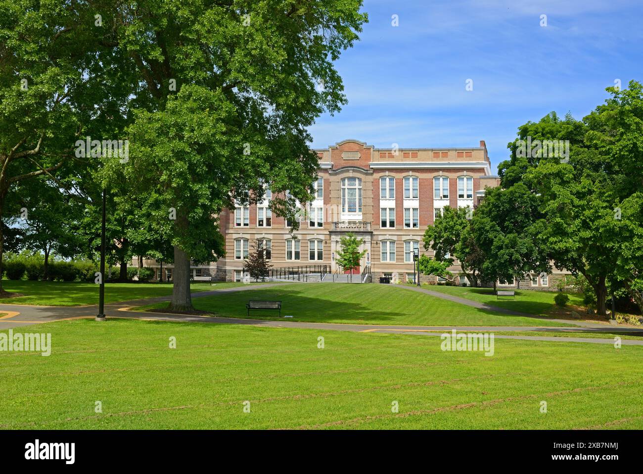 State University of New York at New Paltz (SUNY New Paltz). Alter Main, ältestes Gebäude auf dem Campus Stockfoto