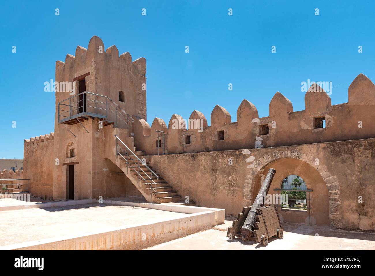 Kasbah von Sfax ist eine Kasbah, eine islamische Wüstenfestung, die sich in der südwestlichen Ecke der antiken Stadt Sfax befindet, einer Hafenstadt am Mittelmeer Stockfoto