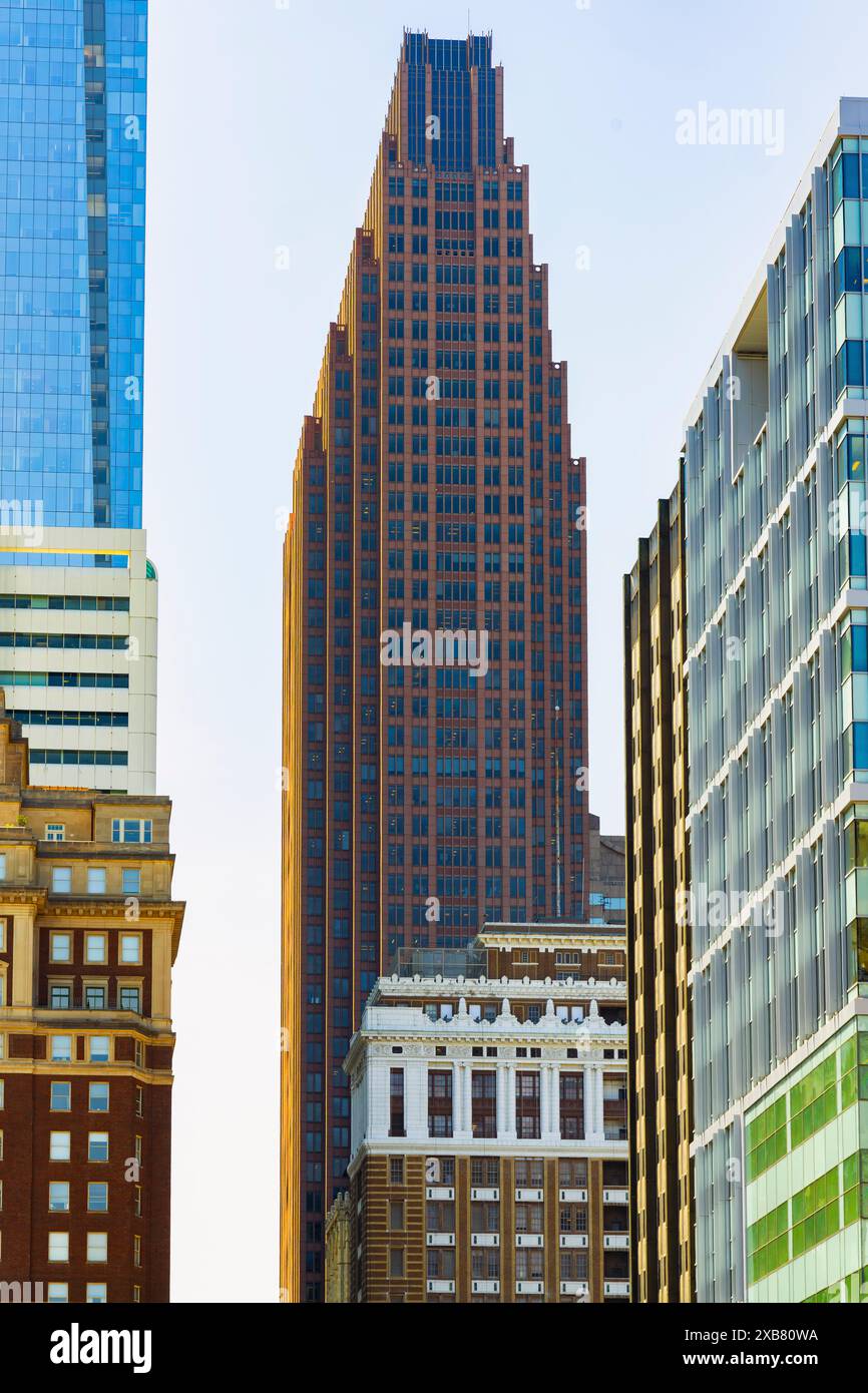 Drei Wolkenkratzer am Logan Square in Philadelphia, Pennsylvania, USA. Stockfoto
