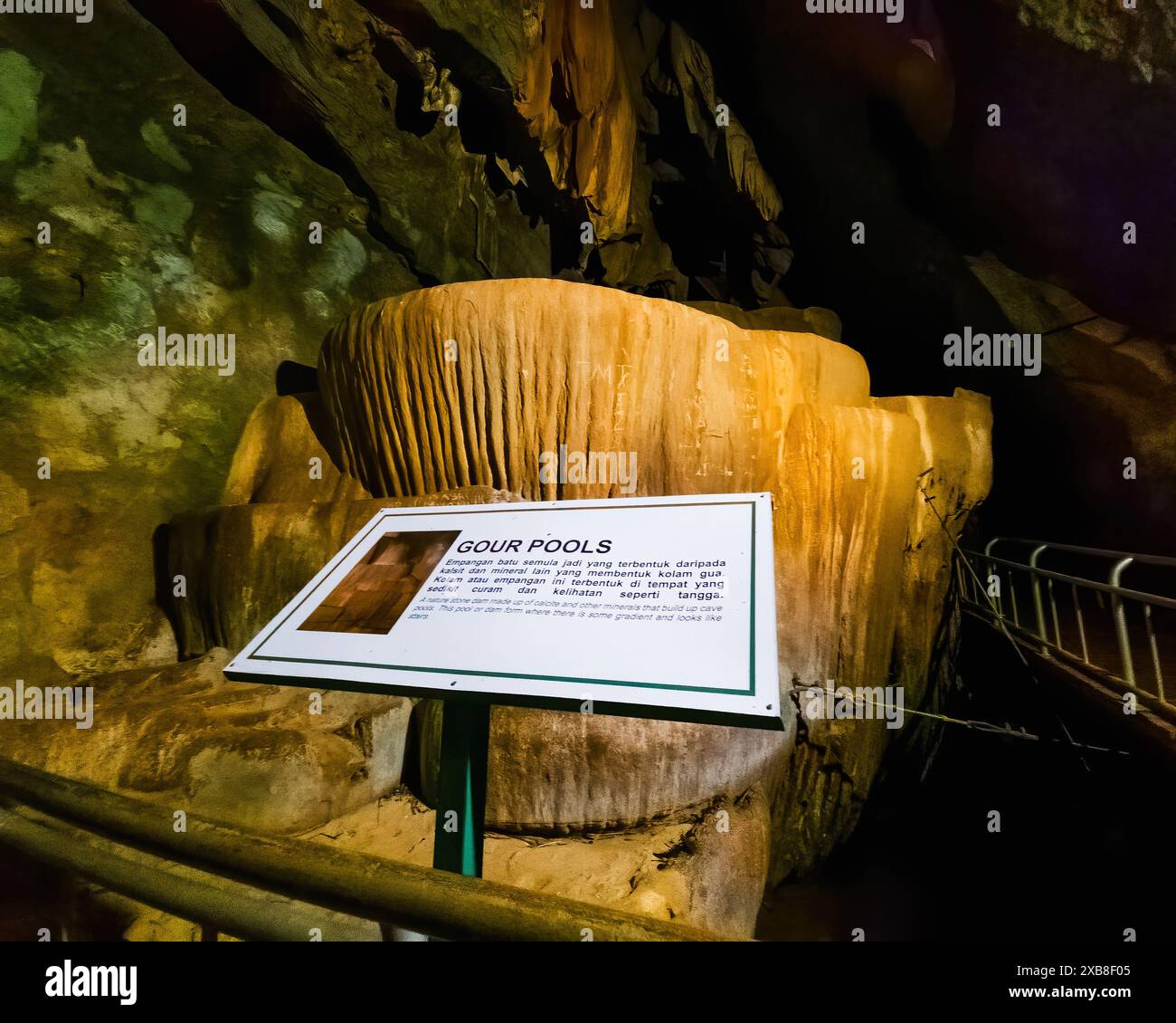 Gour Pools Schild in Gua Kelam oder Kelam Höhle in Perlis, Malaysia. Stockfoto