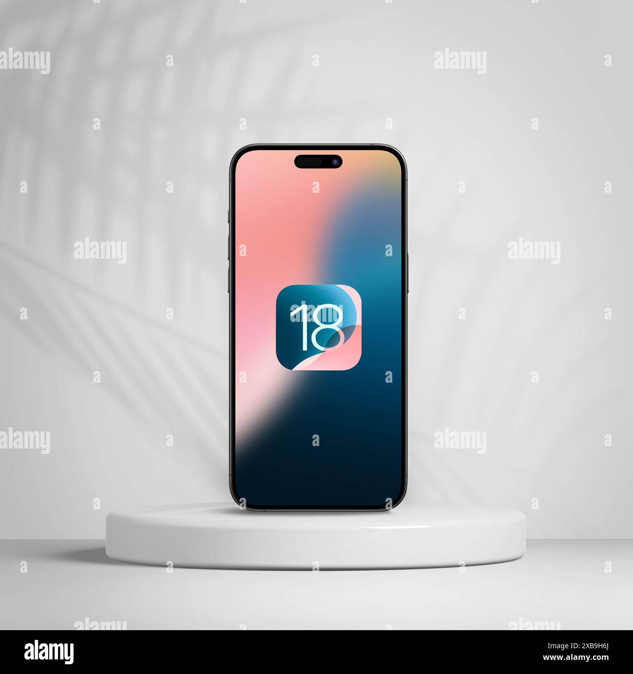 Antalya, Türkei - 11. Juni 2024: IPhone 15 Pro mit dem neuen iOS 18 Logo, das nächste Betriebssystem für Apple Smartphones, wird veröffentlicht Stockfoto