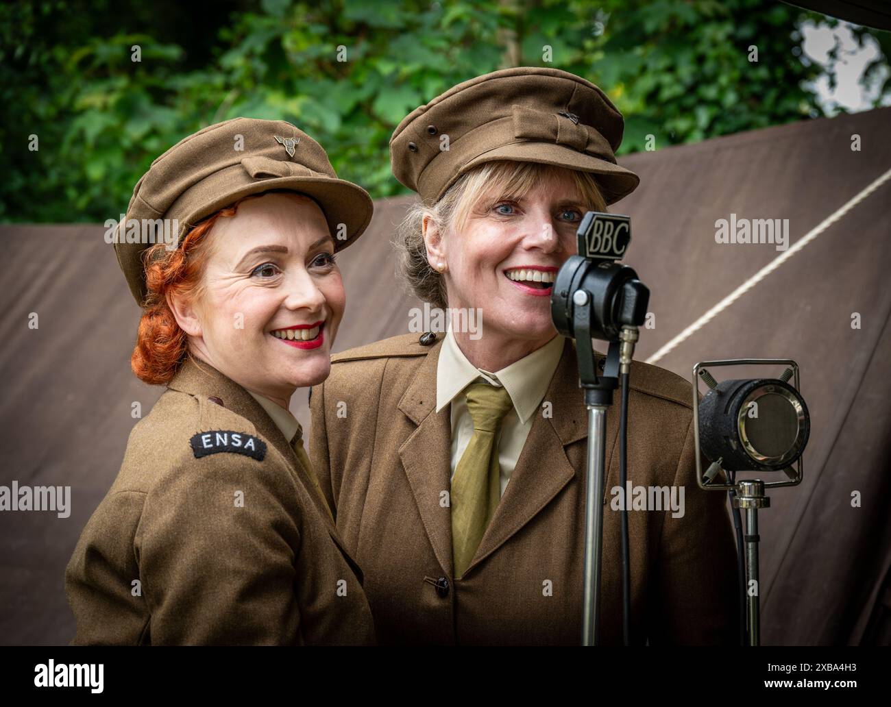 Sängerinnen und Sänger, die am 80. Jahrestag des D-Day am Southwick Revival in Southwick, Hampshire, am 8. Juni 2024 teilnahmen. Stockfoto