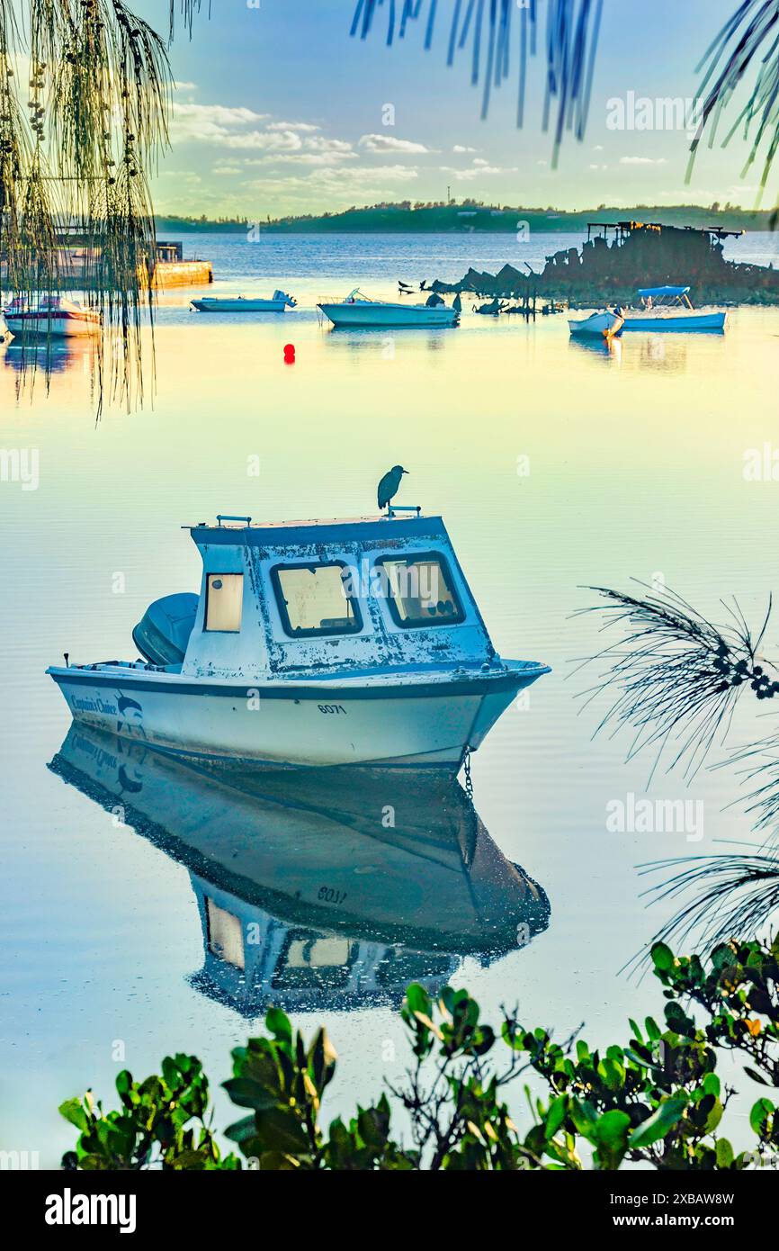 Spanish Point Bermuda Fischerboot und Pelican End of the Day Stockfoto