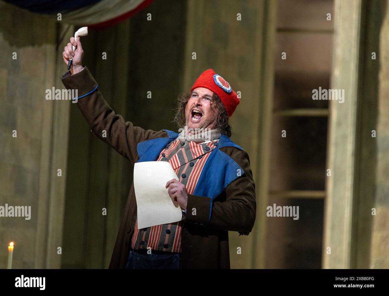 James Cleverton (Mathieu) in ANDREA CHENIER an der Royal Opera, Covent Garden, London WC2 30/05/2024 Musik: Umberto Giordano Libretto: Luigi Illica Dirigent: Antonio Pappano Design: Robert Jones Kostüme: Jenny Tiramani Beleuchtung: Adam Silverman Original Choreographie & Bewegung: Andrew George Revival Choreograph: Agurtzane Arrien Original Regisseur: David McVicar Revival Regisseur: Thomas Guthrie Stockfoto