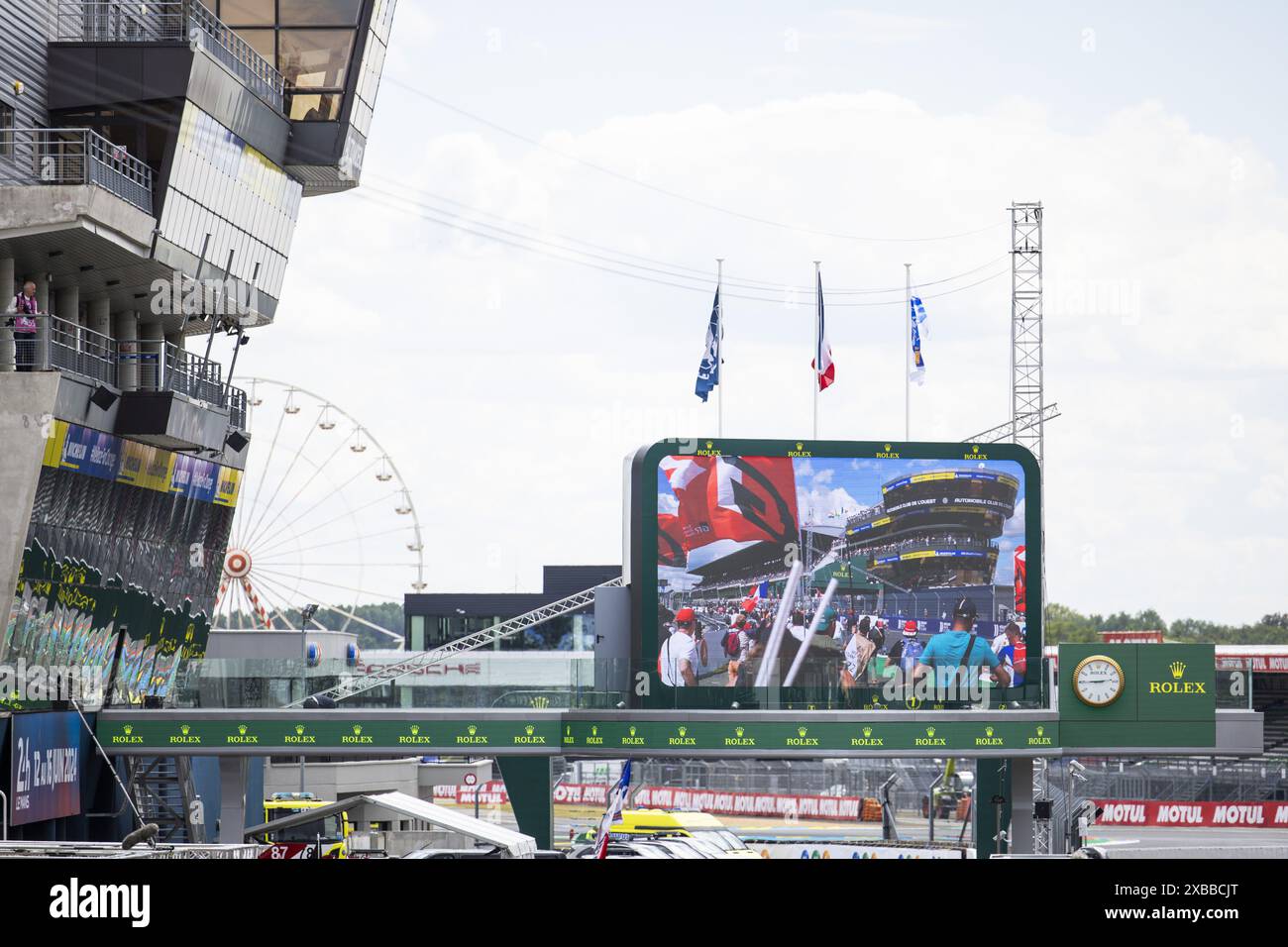 Podium während der 24-Stunden-Rennen von Le Mans 2024, 4. Runde der FIA-Langstrecken-Weltmeisterschaft 2024, auf dem Circuit des 24 Heures du Mans, am 11. Juni 2024 in Le Mans, Frankreich Stockfoto