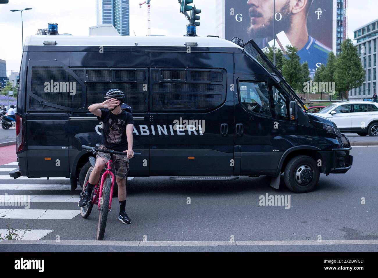 Mailand, Italien. Juni 2024. Gioia M2. Basta morti sulla strada, basta morti sul lavoro. Presidio per il Rider travolto domenica 9 giugno.- Cronaca- Milano, Italia - Marted&#xec; 11 giugno 2024(Foto Alessandro Cimma/Lapresse) keine Todesfälle auf der Straße, keine Todesfälle auf der Arbeit. Präsidium für den Fahrerlauf am Sonntag, 9. Juni - Chronik - Mailand, Italien - Dienstag, 11. Juni 2024 (Foto Alessandro Cimma/Lapresse) Credit: LaPresse/Alamy Live News Stockfoto