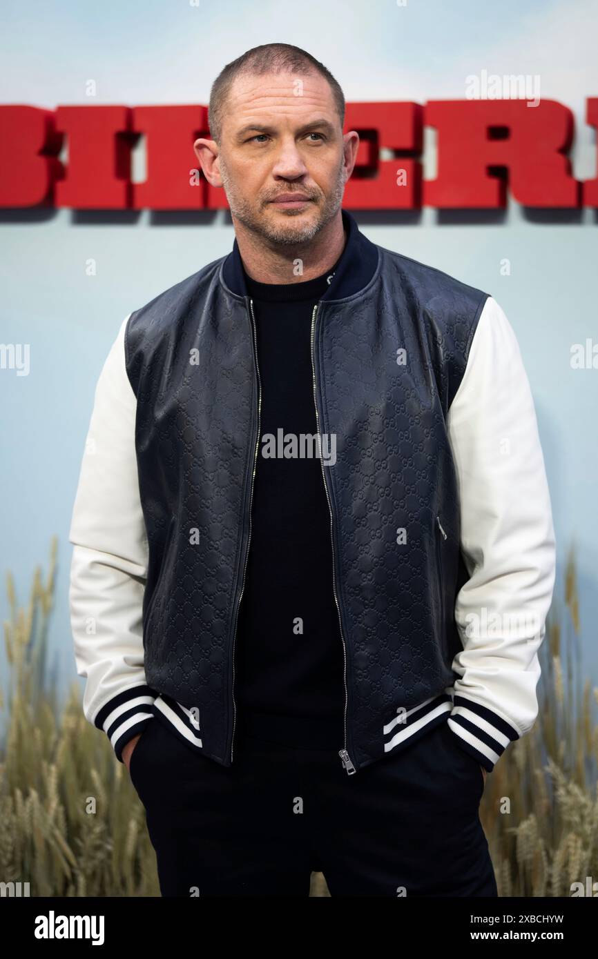 Tom Hardy poses for photographers upon arrival at the screening of the film 'The Bikeriders' in London, Tuesday, Jun 11, 2024. (Photo by Scott A Garfitt/Invision/AP) Stockfoto