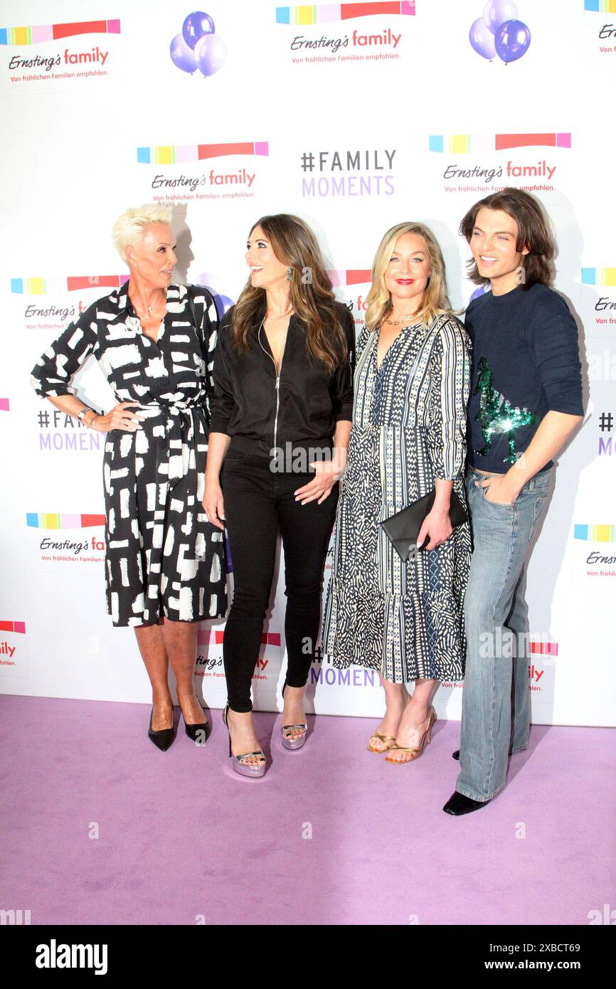 Brigitte Nielsen, Elizabeth Hurley, Elisabeth Roehm und Damian Hurley bei der „Ernsting's Family Fashionshow“ am 11.06.2024 in Hamburg Stockfoto