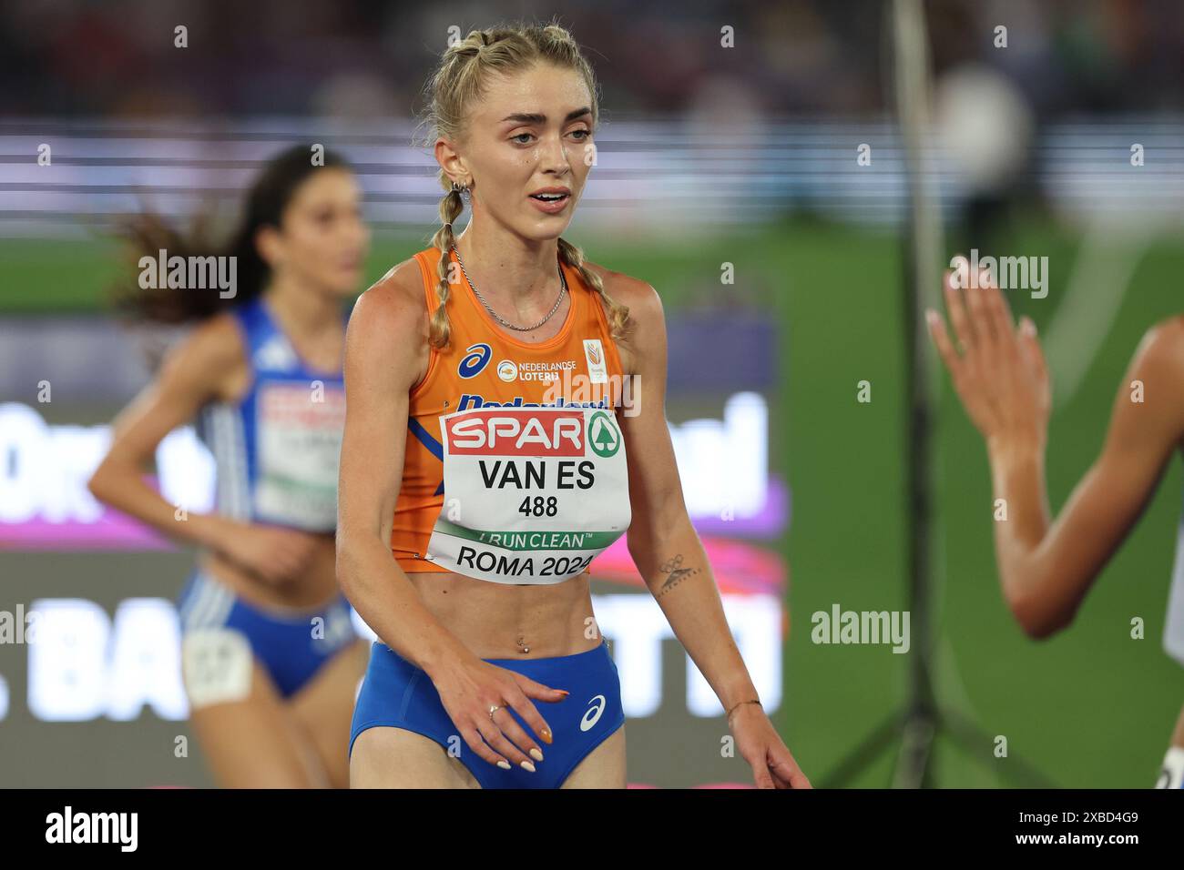 Rom, Italien. Juni 2024. Rom, Italien 11.06.2024: Diane VAN es, Silbermedaille Nadia BATTOCLETTI konkurriert und gewinnt Goldmedaille beim 10000m-Finale der Frauen bei den Leichtathletik-Europameisterschaften 2024 im Olympiastadion in Rom Credit: Independent Photo Agency/Alamy Live News Stockfoto