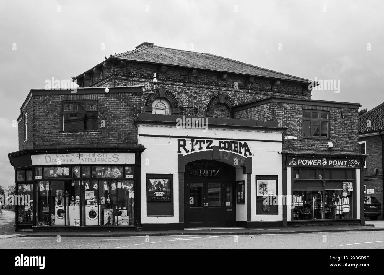 Das Ritz Cinema in Westgate, der Marktstadt Thirsk, North Yorkshire, England, Großbritannien. Heute von Freiwilligen betrieben und 1912 in ein Kino umgewandelt. Stockfoto