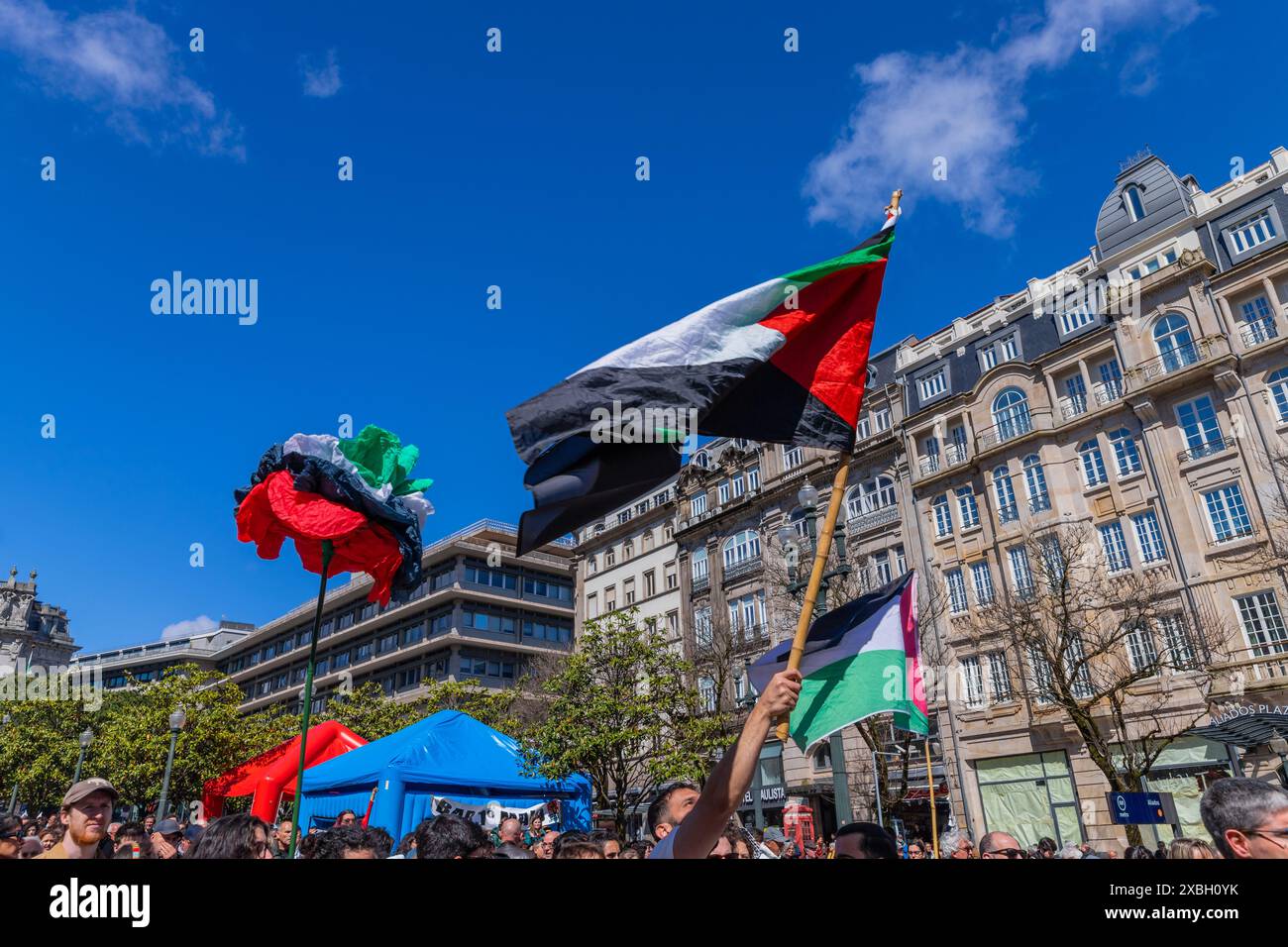 Porto, Portugal: 1. Mai 2024: Feier und Protest zum 1. Mai in Portugal, Tag der Arbeit, in Porto, Portugal Stockfoto