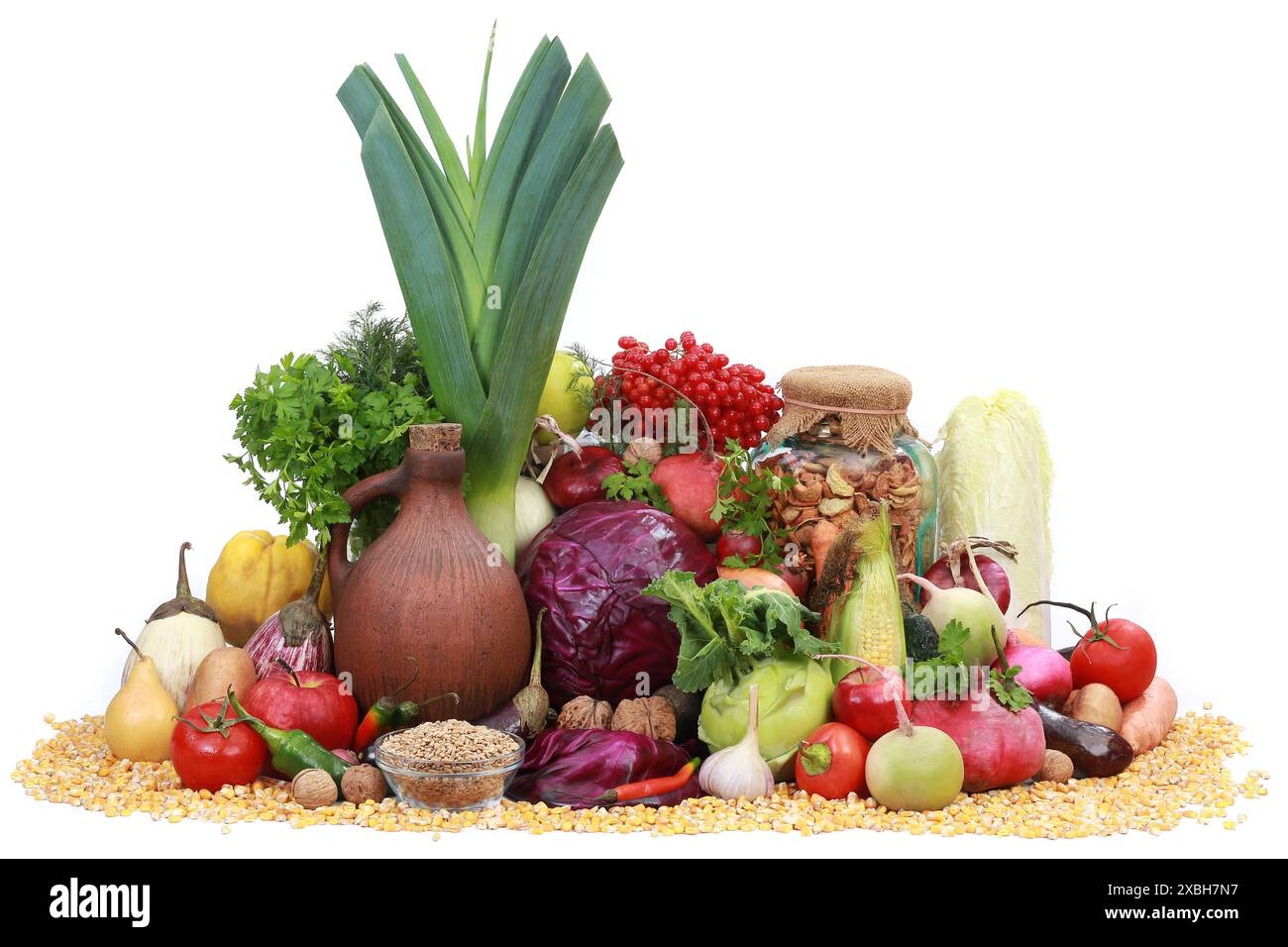 Gemüse und Obst auf weißem Hintergrund Stockfoto