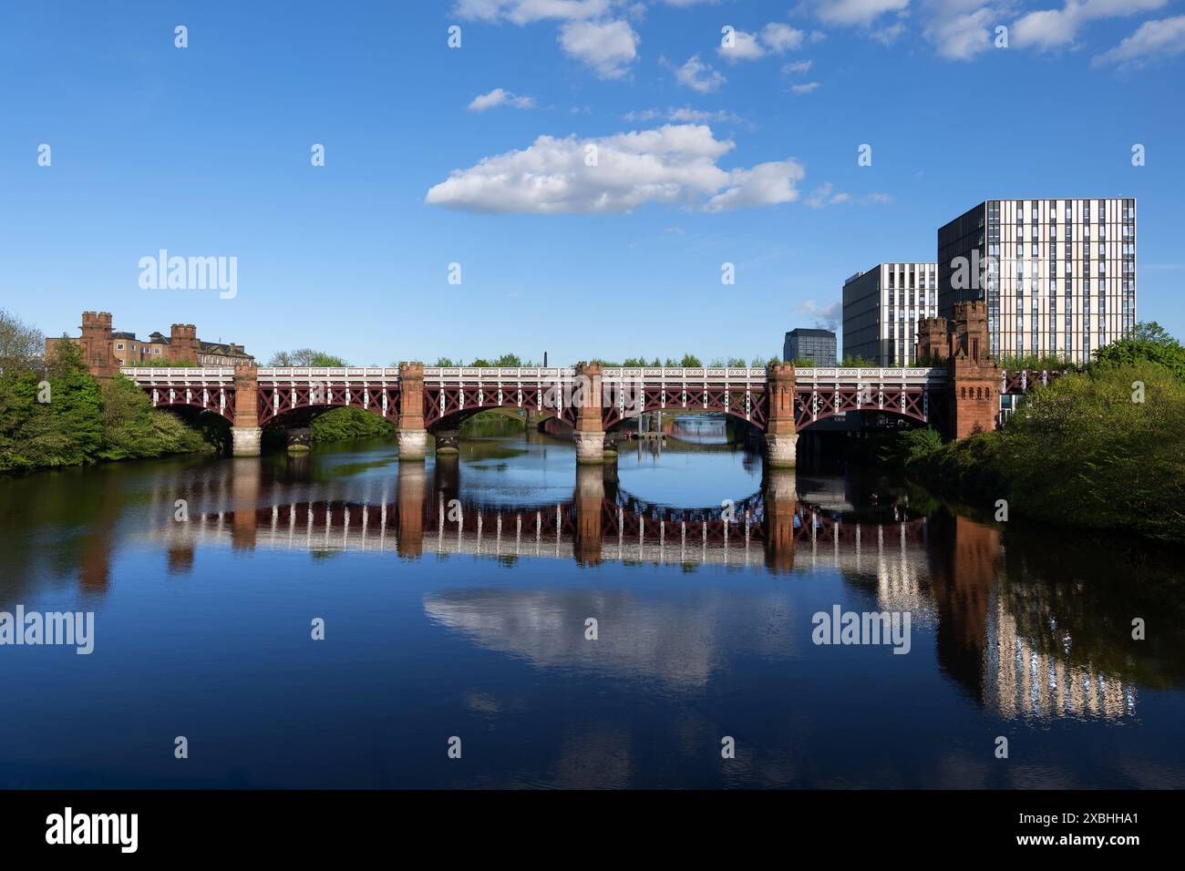 City Union Bridge von 1899 auf dem Fluss Clyde in Glasgow, Schottland, Großbritannien. Stockfoto