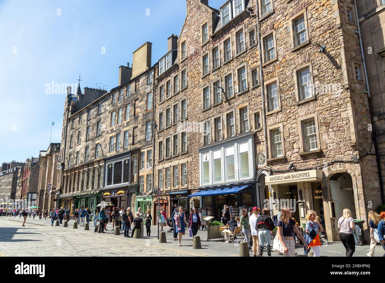 Die Royal Mile an einem sonnigen Juni-Tag, Edinburgh, Schottland Stockfoto