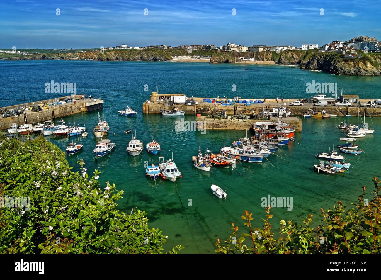 Großbritannien, Cornwall, Newquay Harbour und Town. Stockfoto