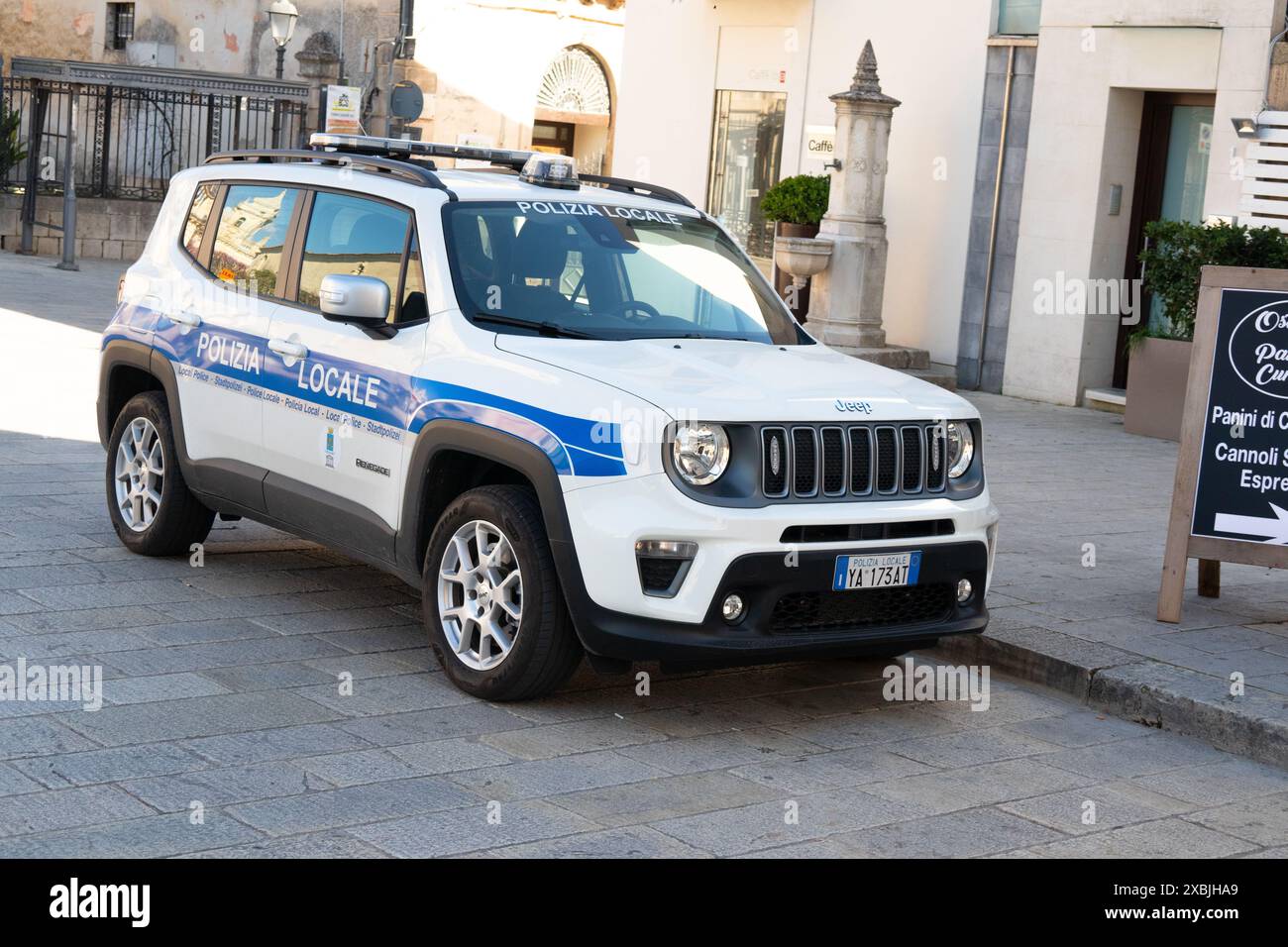 Polizeiauto in Regusa Sizilien Stockfoto