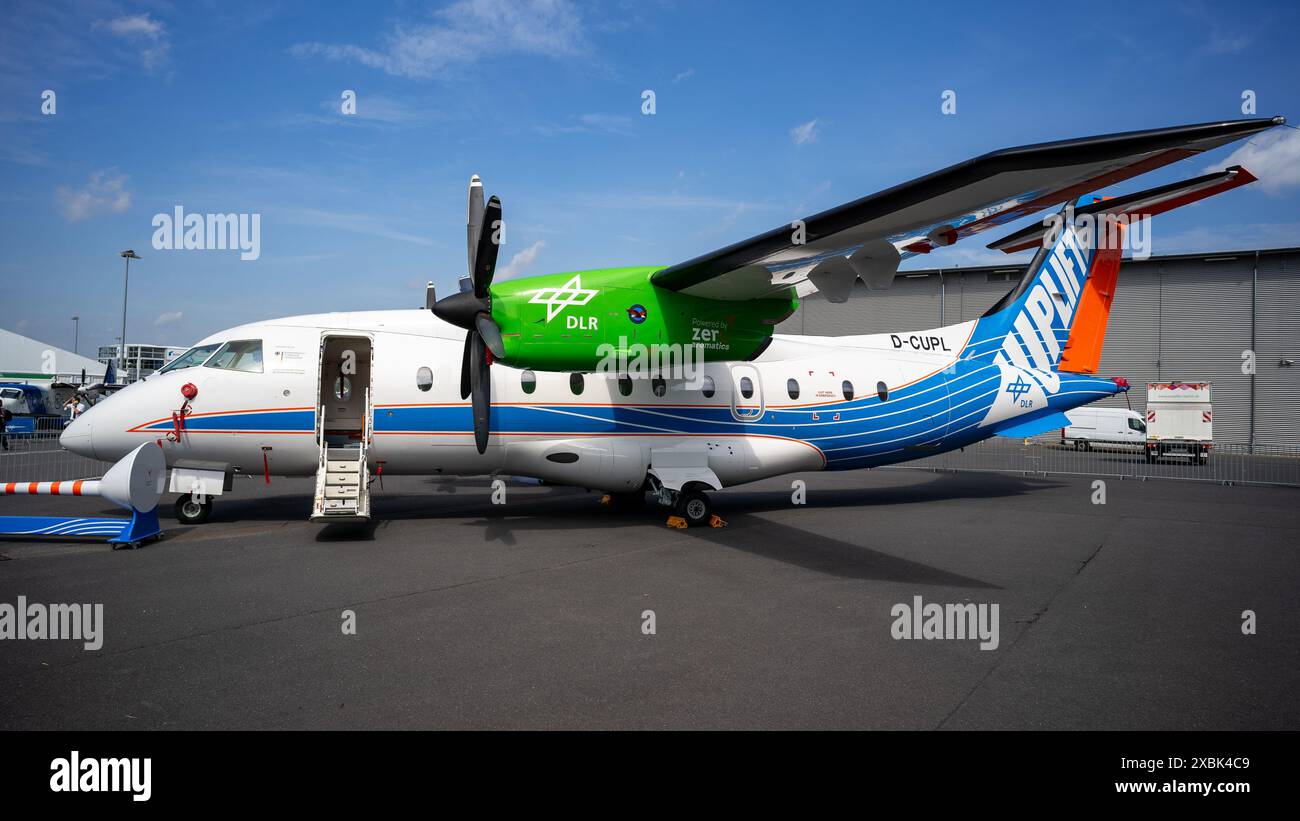 Das Turboprop-getriebene Pendlerflugzeug Dornier 328-120. Fliegendes Wasserstofftestlabor des DLR. Stockfoto