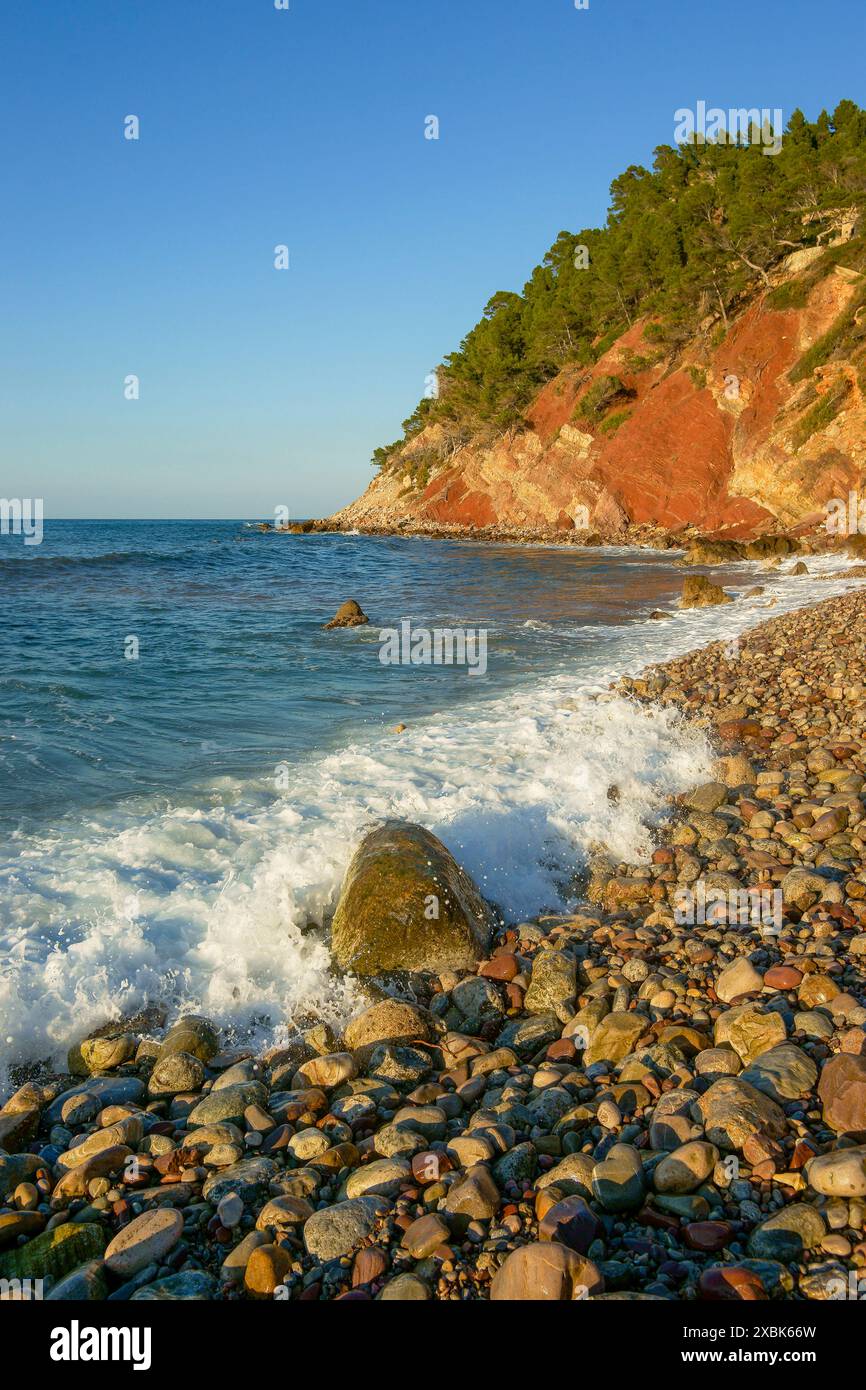 Hafen Valldemossa, Kiesstrand, Mallorca. Balearen, Spanien Stockfoto