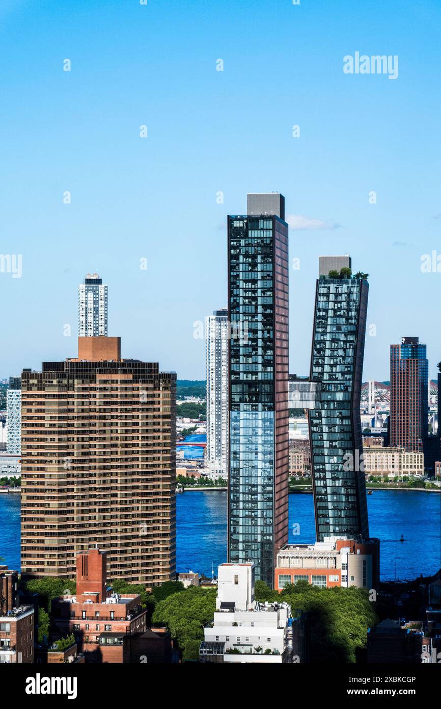 Die American Copper Buildings sind ein Paar luxuriöser Wohnhochhäuser in New York City, USA, 2024 Stockfoto