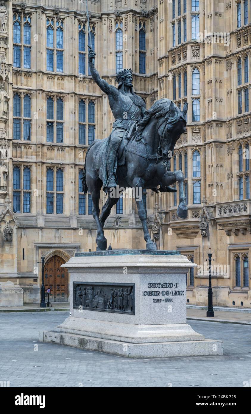 Bronzestatue von Richard Coeur de Lion im Old Palace Yard Palace of Westminster Houses of Parliament Westminster London England Großbritannien Stockfoto