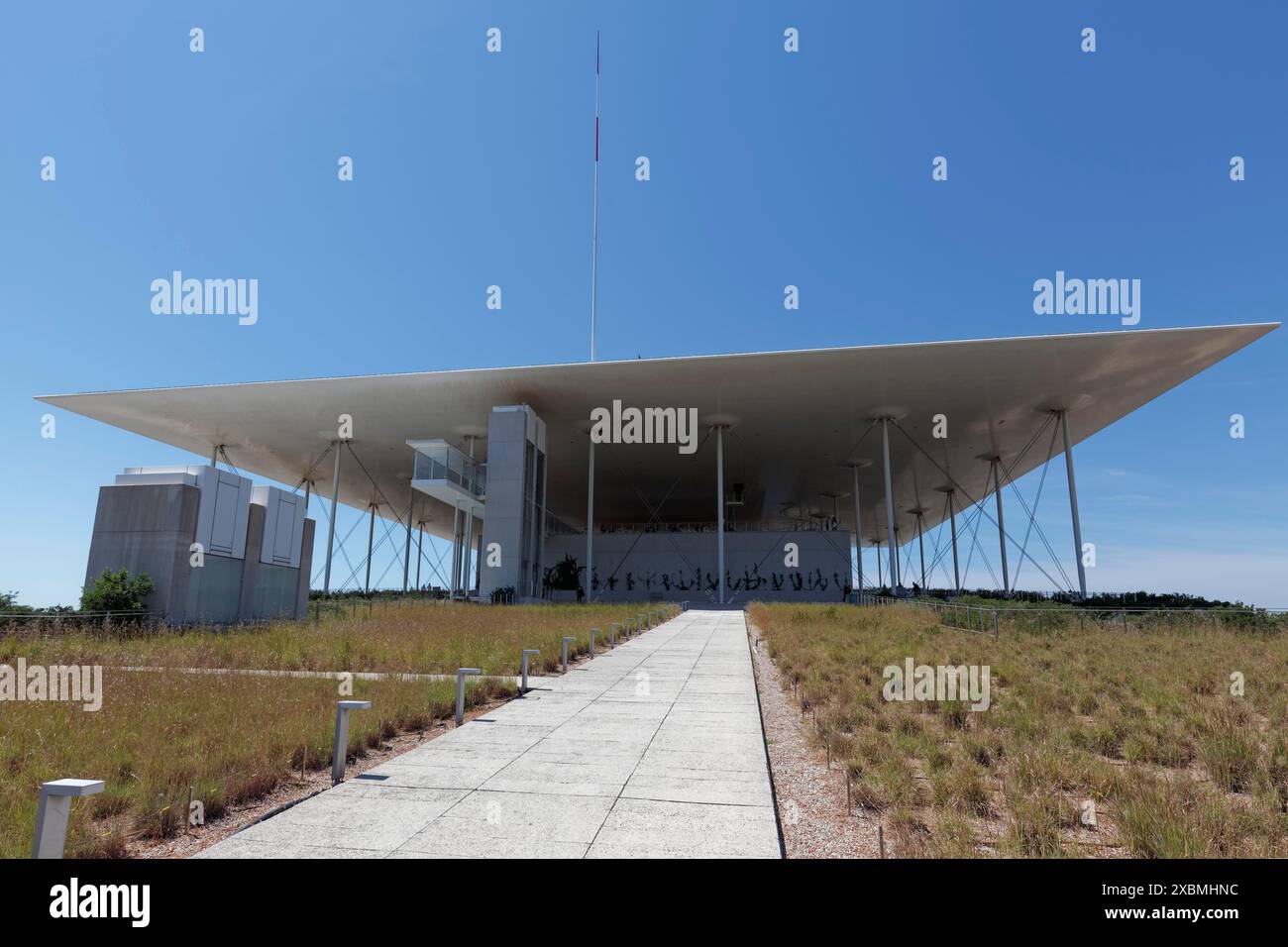 Kulturzentrum der Stiftung Stavros Niarchos mit schwebendem Flachdach, Architekt Renzo Piano, Kallithea, Metropolregion Athen, Attika Stockfoto