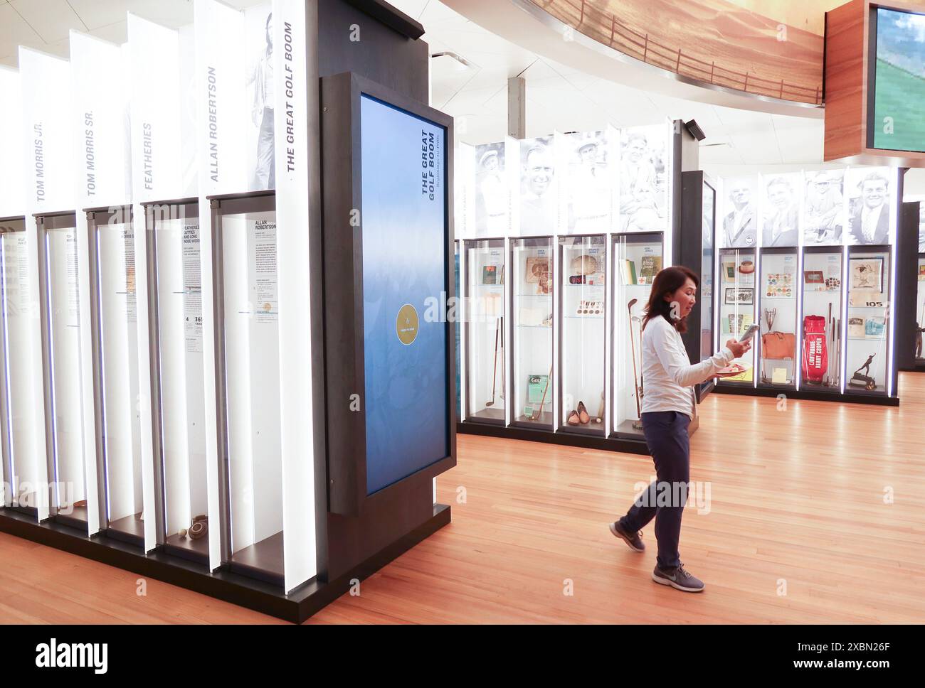 Dorf Pinehurst, Vereinigte Staaten. Juni 2024. Ein neuer Umkleideraum in der World Golf Hall of Fame im USGA Experience Building bei der 124. US Open Championship im Pinehurst Resort & C.C. (Golfplatz Nr. 2) ist zu sehen. In Pinehurst, NC am Mittwoch, 12. Juni 2024. Foto: John Angelillo/UPI Credit: UPI/Alamy Live News Stockfoto