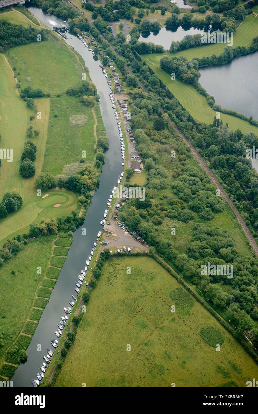 Eine Luftaufnahme des Flusses Nene in der Stadt Peterborough, Cambridgeshire, Ostengland, Großbritannien Stockfoto