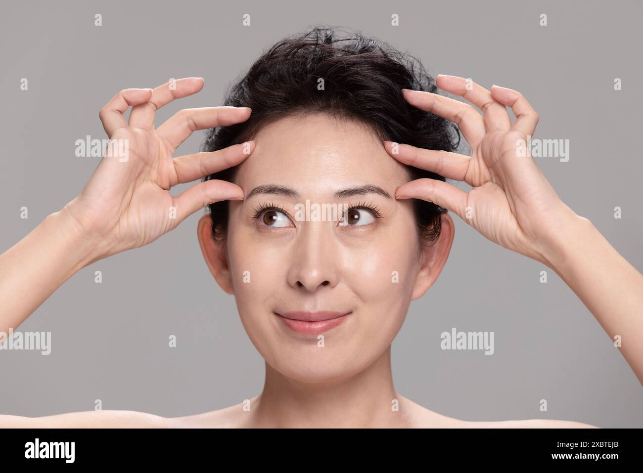 Falten im Gesicht der reiferen Frau Stockfoto