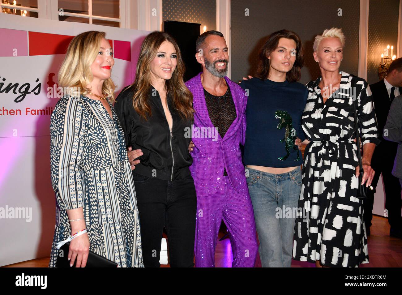 Elisabeth Röhm, Elizabeth Hurley, Marcello Concilio, Damian Hurley und Brigitte Nielsen bei der Ernsting's Family Fashion Show 2024 im Hotel Atlantic. Hamburg, 11.06.2024 Stockfoto