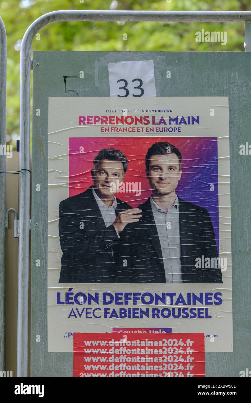 Paris, Frankreich - 4. Juni 2024: Porträt von Leon Deffontaines und Fabien Roussel, Kandidaten der linken Partei auf einem Wahlkampfplakat in Paris Stockfoto