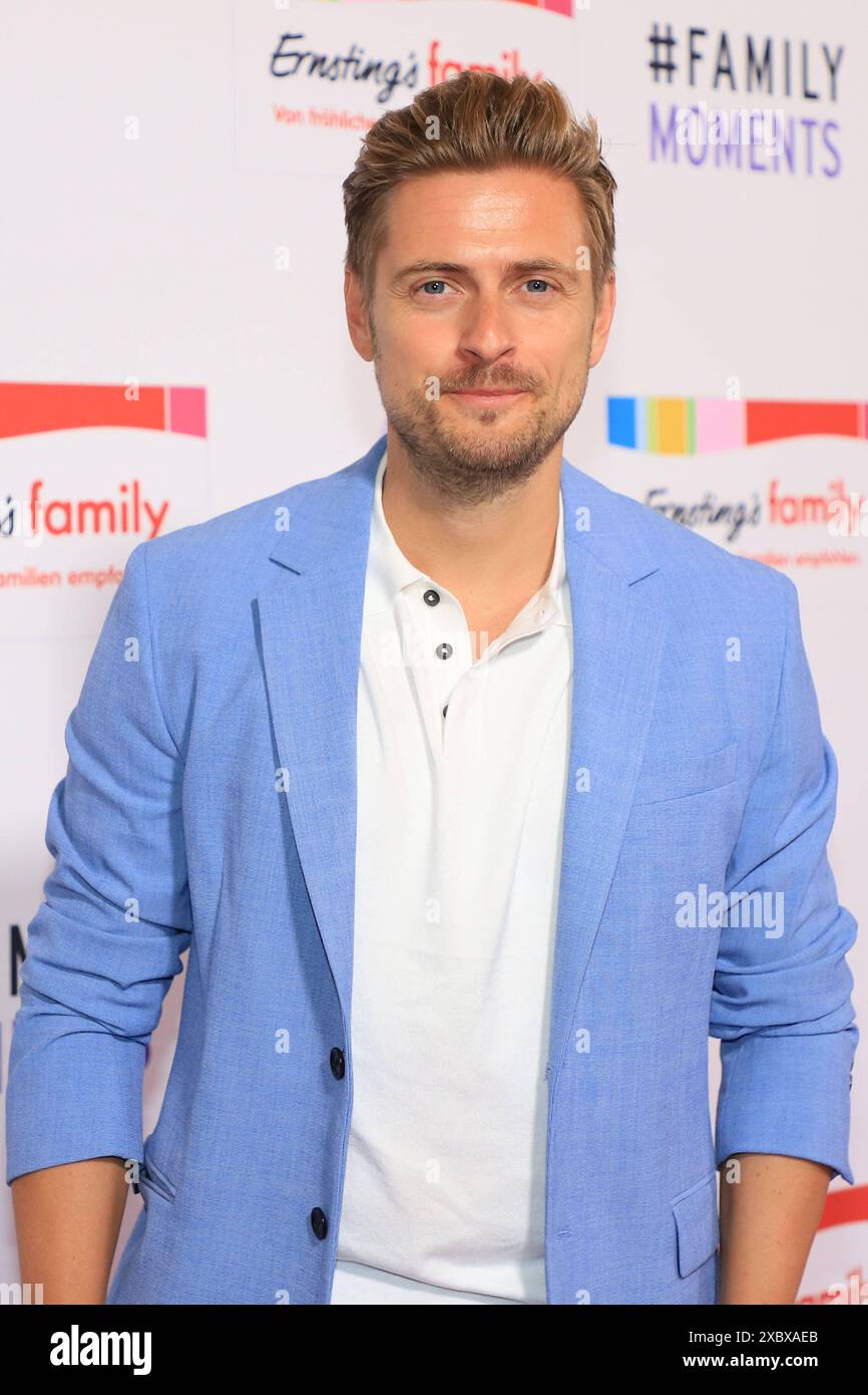 Jörn Schlönvoigt bei der Ernstings Family Fashion Show in Hamburg im Atlantic Hotel. Hamburg, der 11. Juni 2024 Ernsting s Family Fashion Show in Hamburg Hamburg Hamburg Deutschland Hotel Atlantic *** Jörn Schlönvoigt auf der Ernstings Family Fashion Show in Hamburg im Atlantic Hotel Hamburg, 11. Juni 2024 Ernsting s Family Fashion Show in Hamburg Hamburg Hamburg Germany Hotel Atlantic Stockfoto