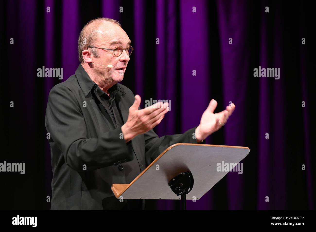 Der österreichische Schriftsteller und politische Essayist Robert Menasse spricht auf der Phil. Köln, ein internationales Festival für Philosophie *** der österreichische Schriftsteller und politische Essayist Robert Menasse spricht beim Phil Cologne, einem internationalen Festival der Philosophie Stockfoto