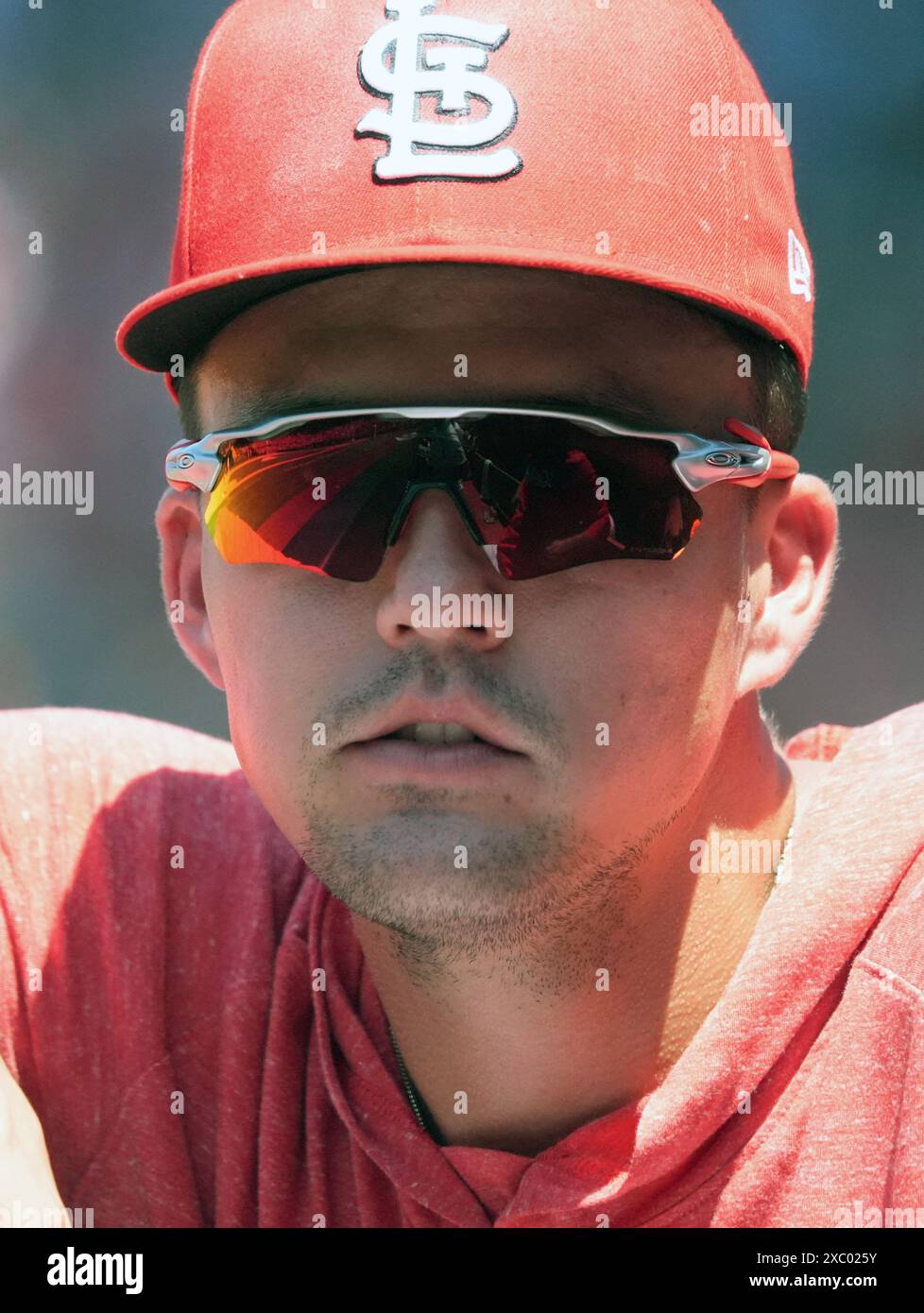 St. Louis, Usa. Juni 2024. Die St. Louis Cardinals verletzte Außenseiter Lars Nootbaar beobachtet, wie sein Team am Donnerstag, den 13. Juni 2024, im Busch Stadium in St. Louis gegen die Pittsburgh Pirates antritt. Foto: Bill Greenblatt/UPI Credit: UPI/Alamy Live News Stockfoto