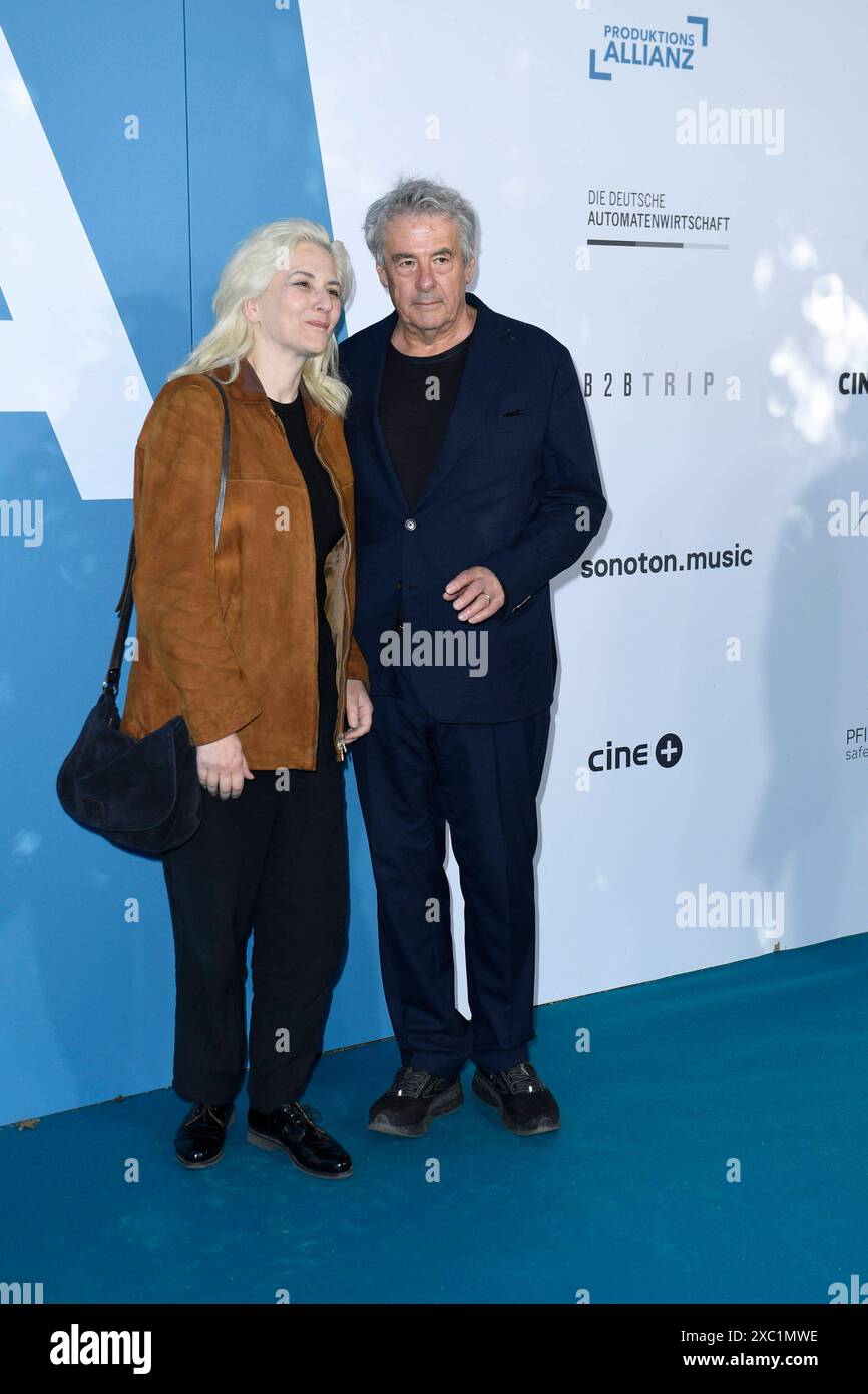 Martina Gedeck und Markus Imboden bei dem FEST DER PRODUKTIONSALLIANZ in Berlin 13.06.2024 *** Martina Gedeck und Markus Imboden beim FEST DER PRODUKTIONSALLIANZ in Berlin 13 06 2024 Stockfoto