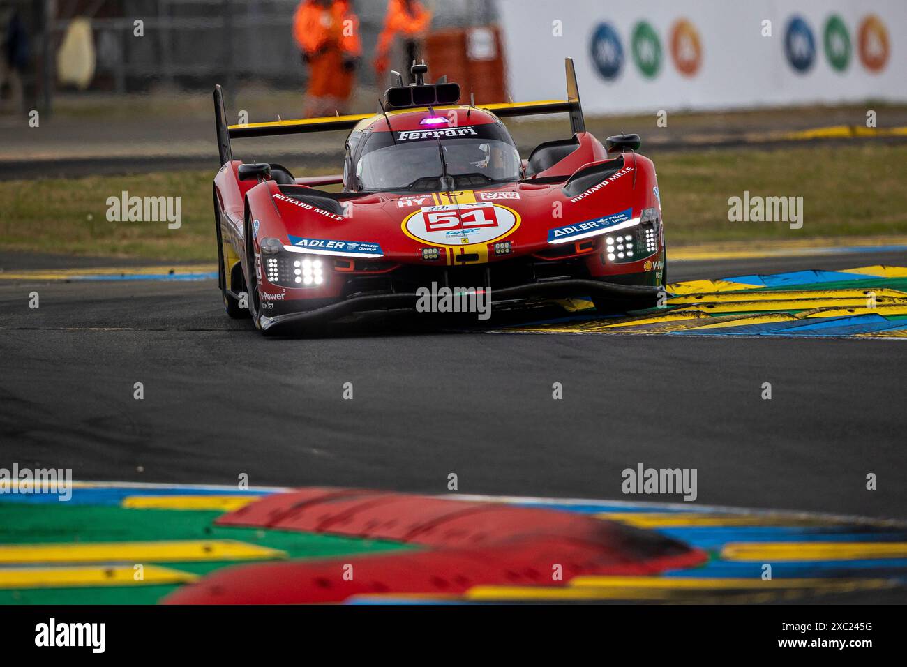 Le Mans, Frankreich, 13. Juni 2024#51 Ferrari AF Corse (ITA) Ferrari 499P (HY) - Alessandro Pier Guidi (ITA) / James Calado (GBR) / Antonio Giovinazzi (ITA) während der 92. Ausgabe der 24 Stunden von Le Mans, 4. Runde der FIA WEC Langstrecken-Weltmeisterschaft 2024, Hyperpole, Circuit des 24H du Mans, 13. Juni 2024 in Le Mans, Frankreich. Foto Kristof Vermeulen/MPS Agentur Credit MPS Agentur/Alamy Live News Stockfoto