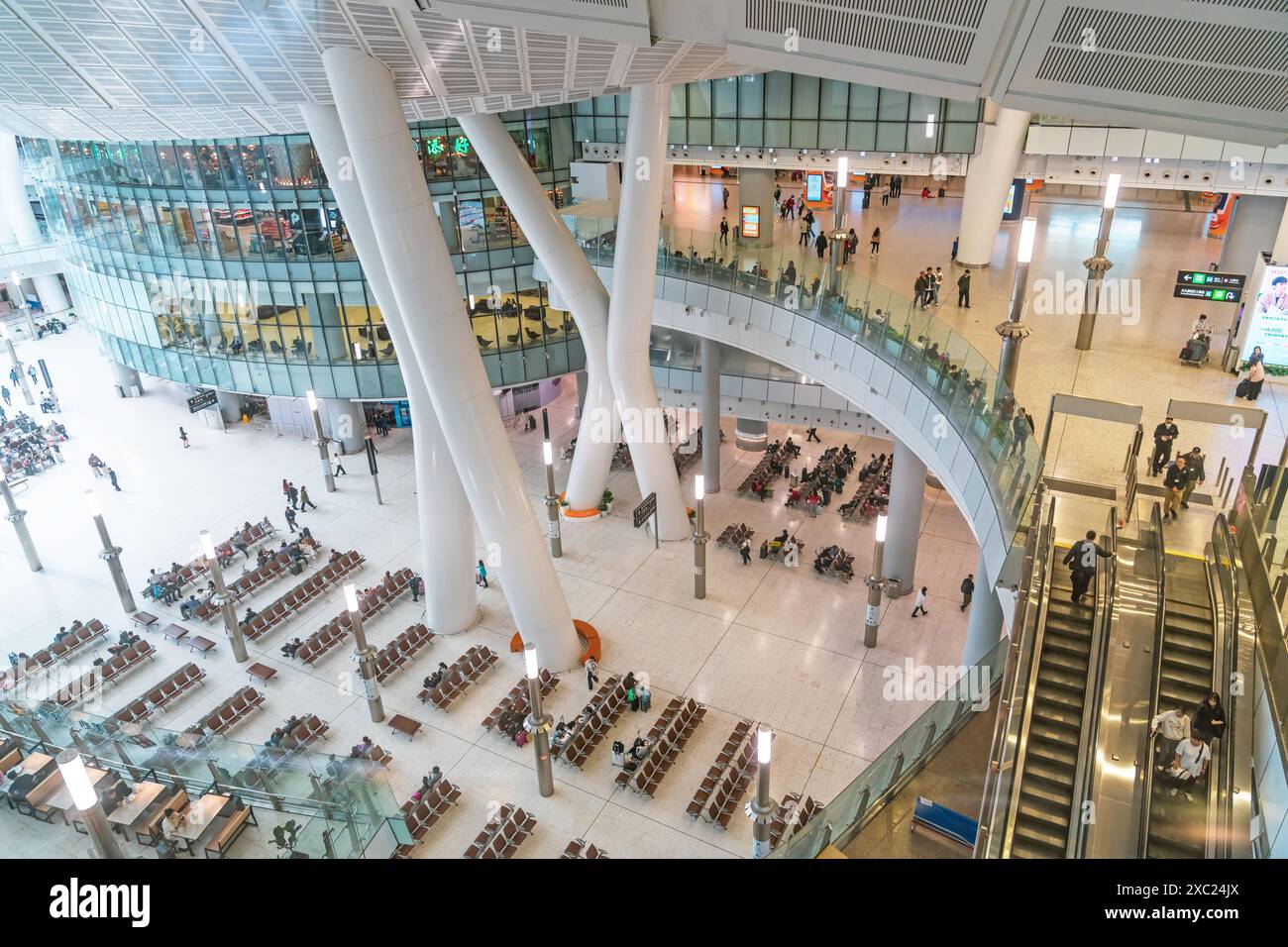 Bahnhof West Kowloon. Der Innenbahnhof ist die Endstation des Hongkonger Abschnitts des Guangzhou, Shenzhen, Hong Kong Express Stockfoto