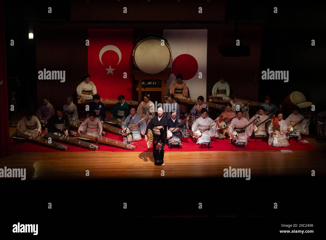 Ankara, Türkei – 9. Juni 2024: Traditionelle japanische Musik während der Veranstaltung „Japan Days in Turkey“. Stockfoto