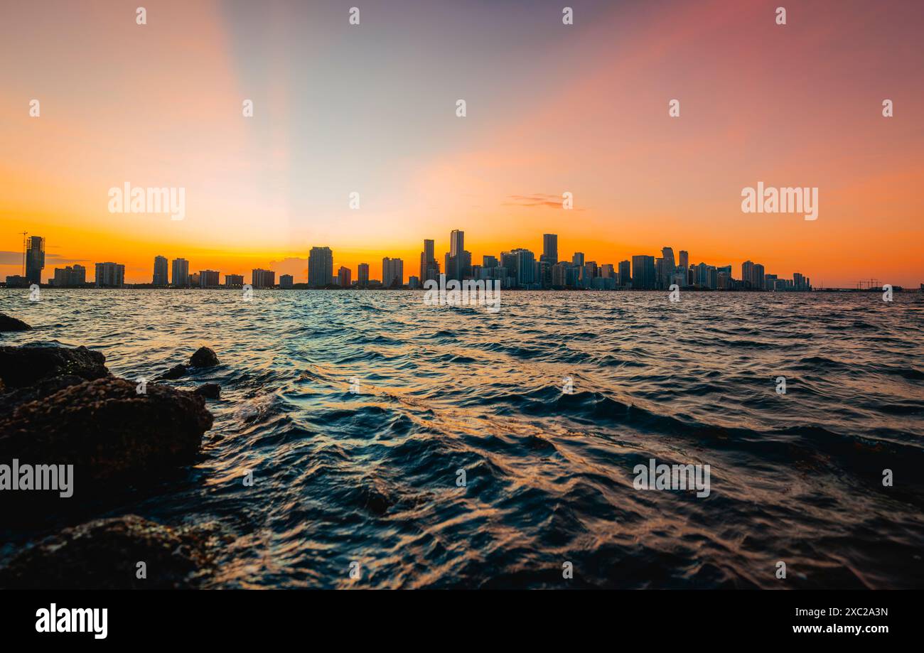 Sonnenuntergang über dem Panorama der Stadt miami Florida Stockfoto