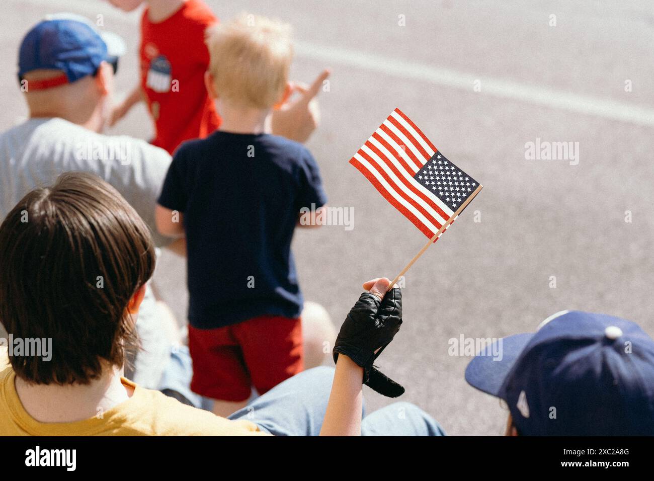 Zuschauer feiern am 4. Juli Parade Stockfoto