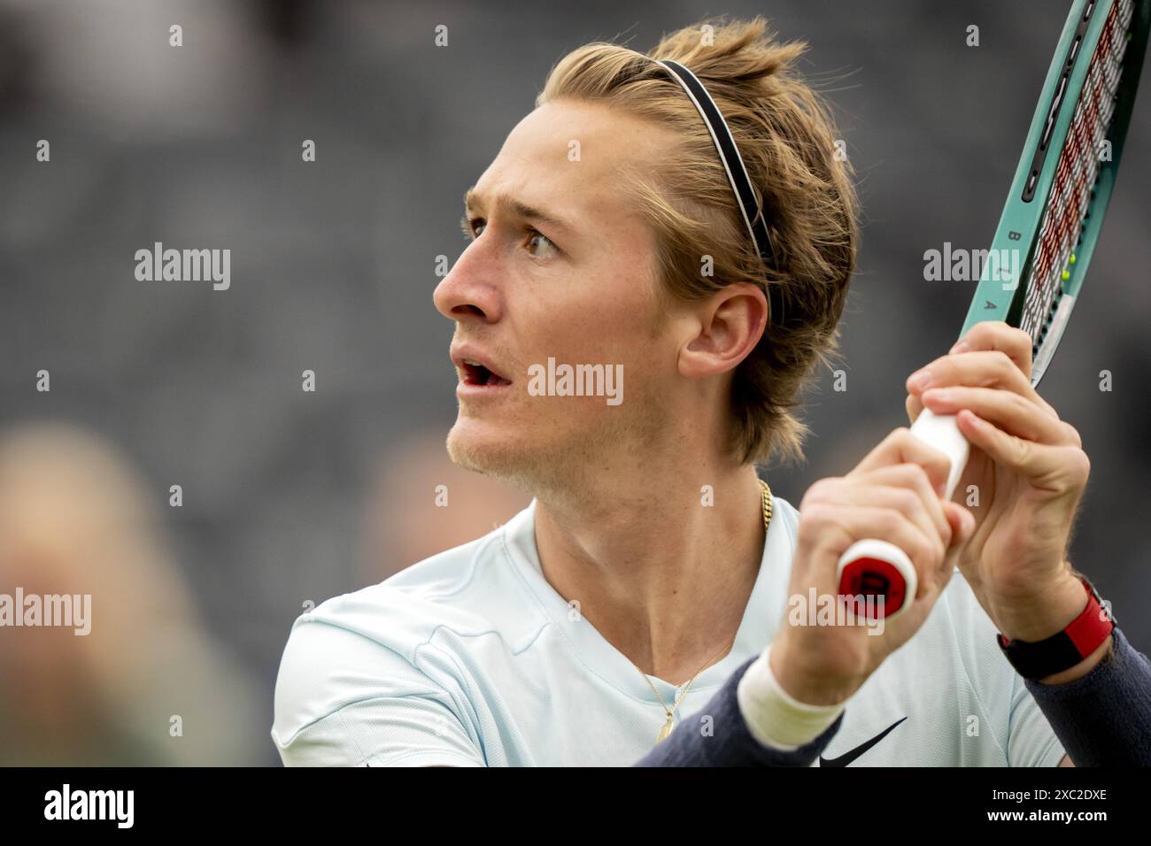 ROSMALEN - 14.06.2024, Sebastian Korda (USA) im Kampf gegen Tommy Paul (USA) am siebten Tag des Libema Open Tennis Turniers in Rosmalen. ANP SANDER KONING Credit: ANP/Alamy Live News Stockfoto