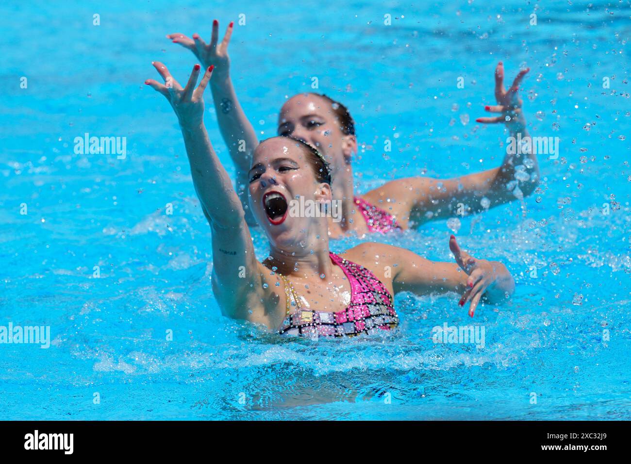 Bregje Maria Antonia De Brouwer and Noortje Johanna Cornelia De Brouwer from the Netherlands compete during duet technical final event at the European Aquatics Championships in Belgrade, Serbia, Friday, June 14, 2024. (AP Photo/Darko Bandic) Stockfoto