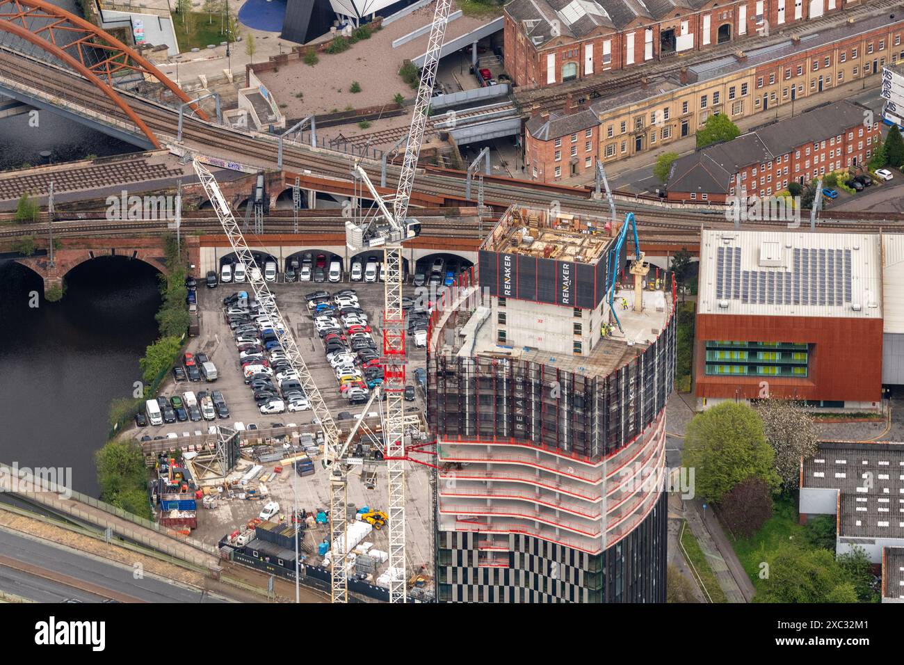 Luftbild des Stadtzentrums von Manchester aus 2000 Metern Stockfoto