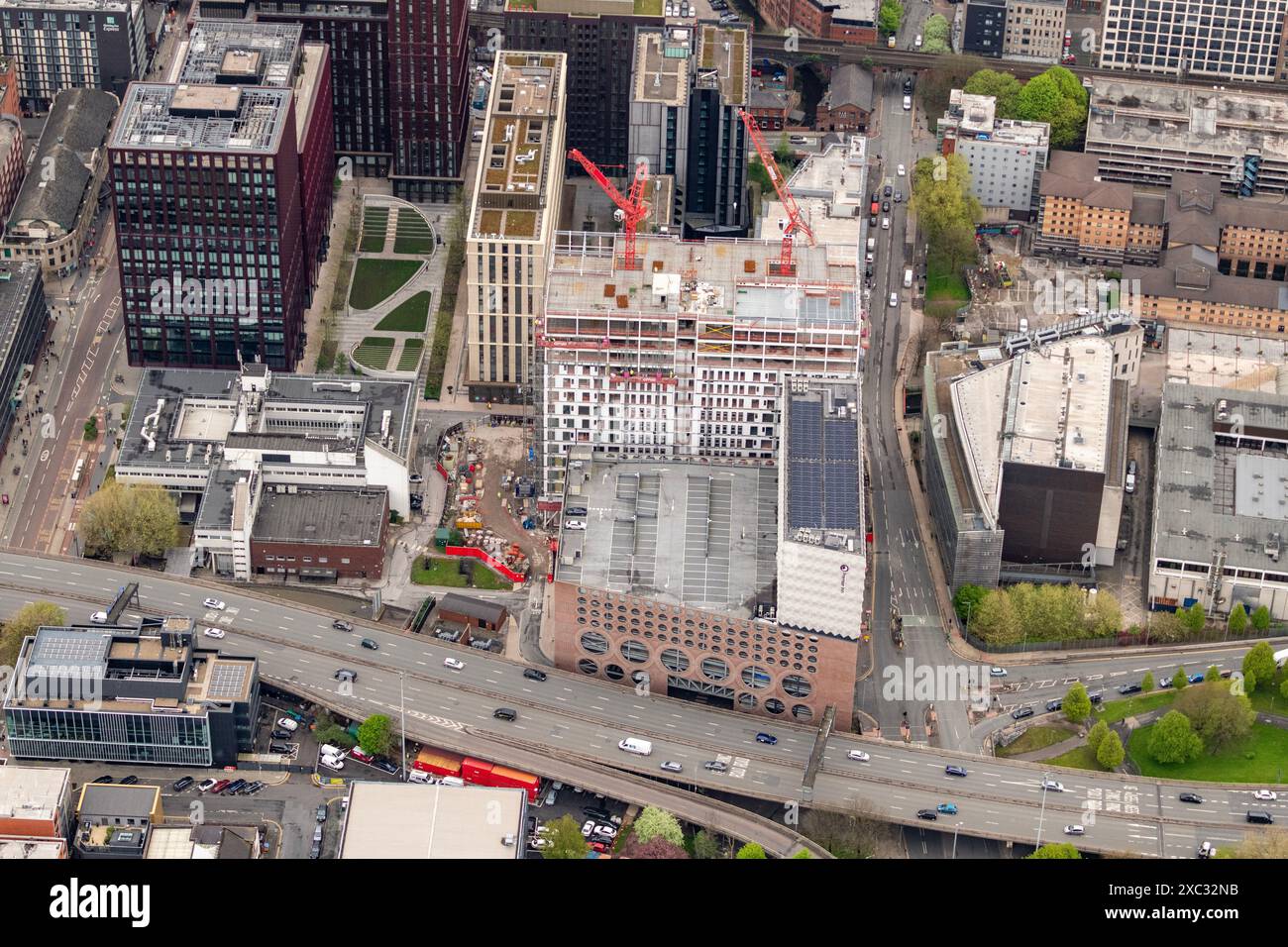 Luftbild des Stadtzentrums von Manchester aus 2000 Metern Stockfoto