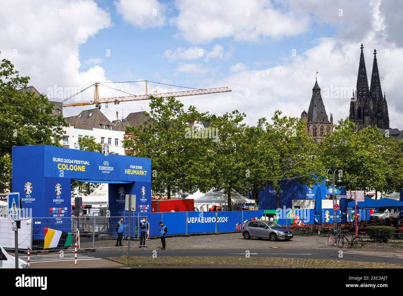 Fanzone auf dem Heumarkt, öffentlicher Aussichtsbereich, UEFA-Fußball-Europameisterschaft 2024, Köln, Deutschland. Fan Zone auf dem Heumarkt, öffentliche Sicht Berei Stockfoto