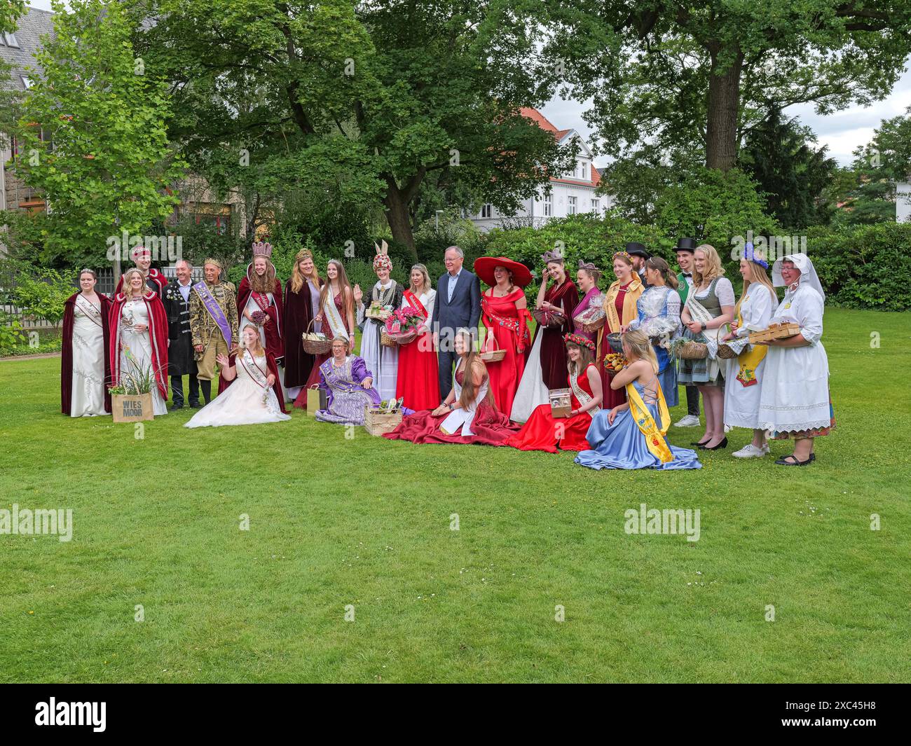 Ministerpräsident weil empfängt Königinnen, König und weiter Königinnen, König und weitere Majestäten aus Niedersachsen wurden heute traditionsgemäß von Ministerpräsident Stephan weil im Gästehaus der Landesregierung empfangen. *** Ministerpräsident weil empfängt Königinnen, Könige und andere Könige aus Niedersachsen traditionell von Ministerpräsident Stephan weil im Landgast heute empfangen Urheberrecht: XBerndxGüntherx Stockfoto