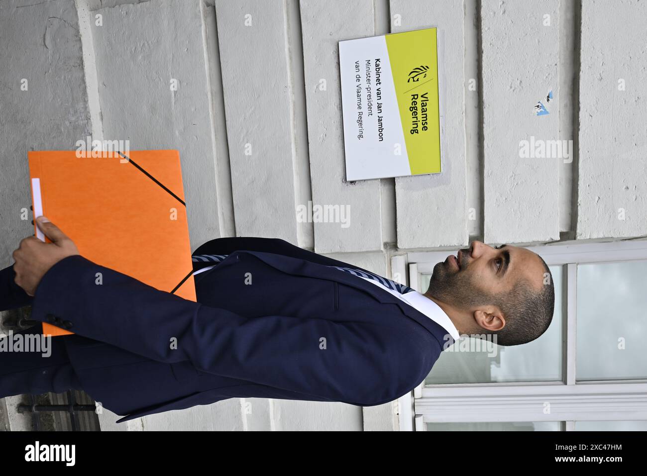 Brüssel, Belgien Juni 2024. Brüssel. 14.06.2024, CD&V-Vorsitzender Sammy Mahdi kommt zu einem Treffen zwischen dem flämischen Informanten N-VA Vorsitzenden und den Parteien Vooruit und CD&V, um über die Bildung einer neuen flämischen Regierung in Brüssel zu sprechen. BELGA PHOTO ERIC LALMAND Credit: Belga News Agency/Alamy Live News Stockfoto