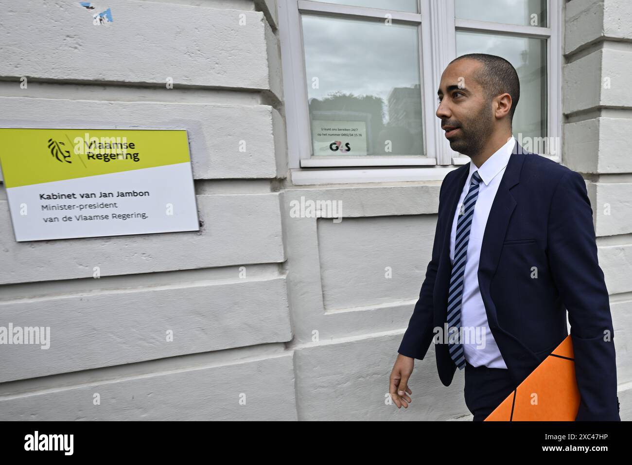 Brüssel, Belgien Juni 2024. Brüssel. 14.06.2024, CD&V-Vorsitzender Sammy Mahdi kommt zu einem Treffen zwischen dem flämischen Informanten N-VA Vorsitzenden und den Parteien Vooruit und CD&V, um über die Bildung einer neuen flämischen Regierung in Brüssel zu sprechen. BELGA PHOTO ERIC LALMAND Credit: Belga News Agency/Alamy Live News Stockfoto