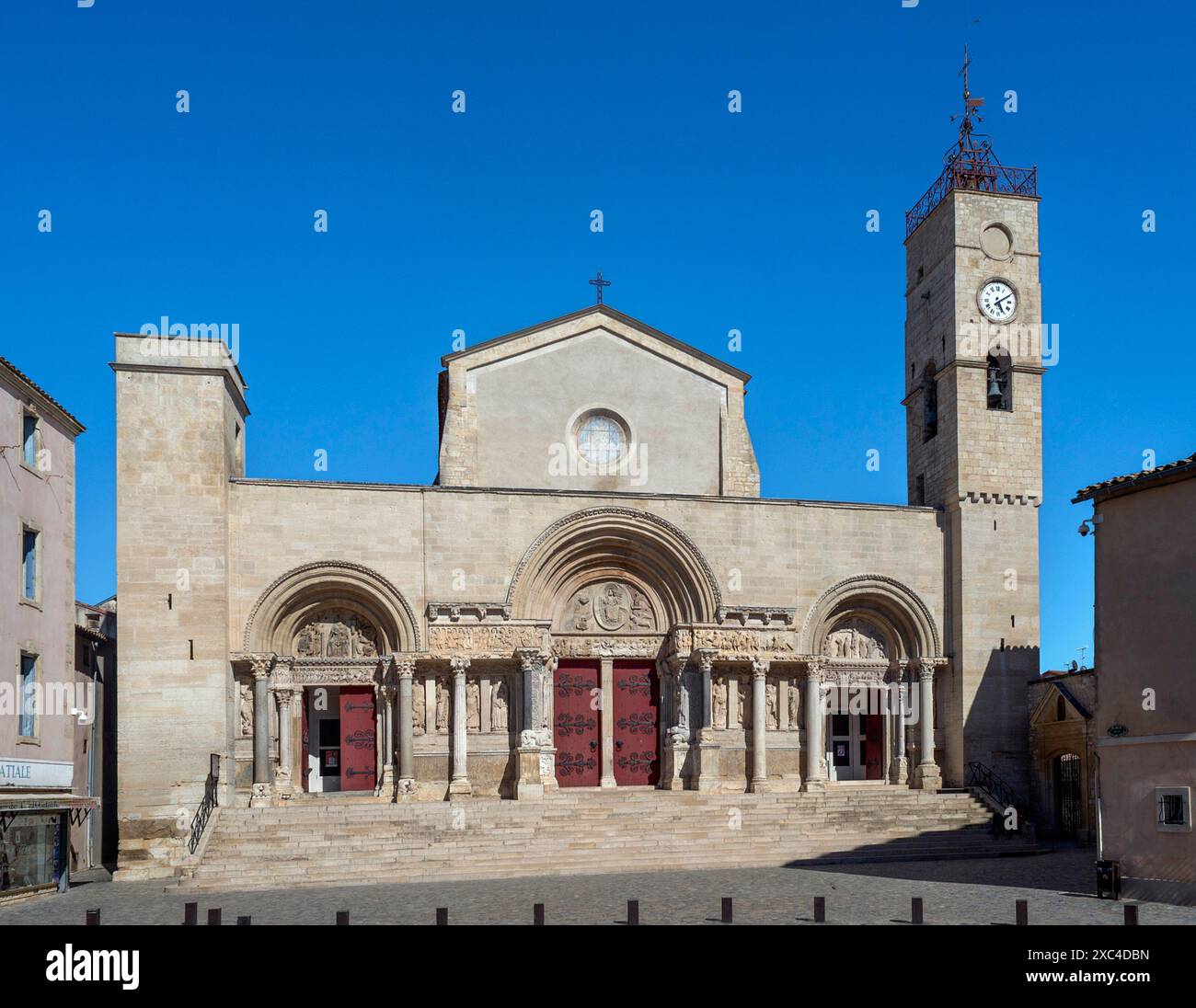 Saint Gilles du Gard, Abteikirche, Portalanlage Westfassade Stockfoto